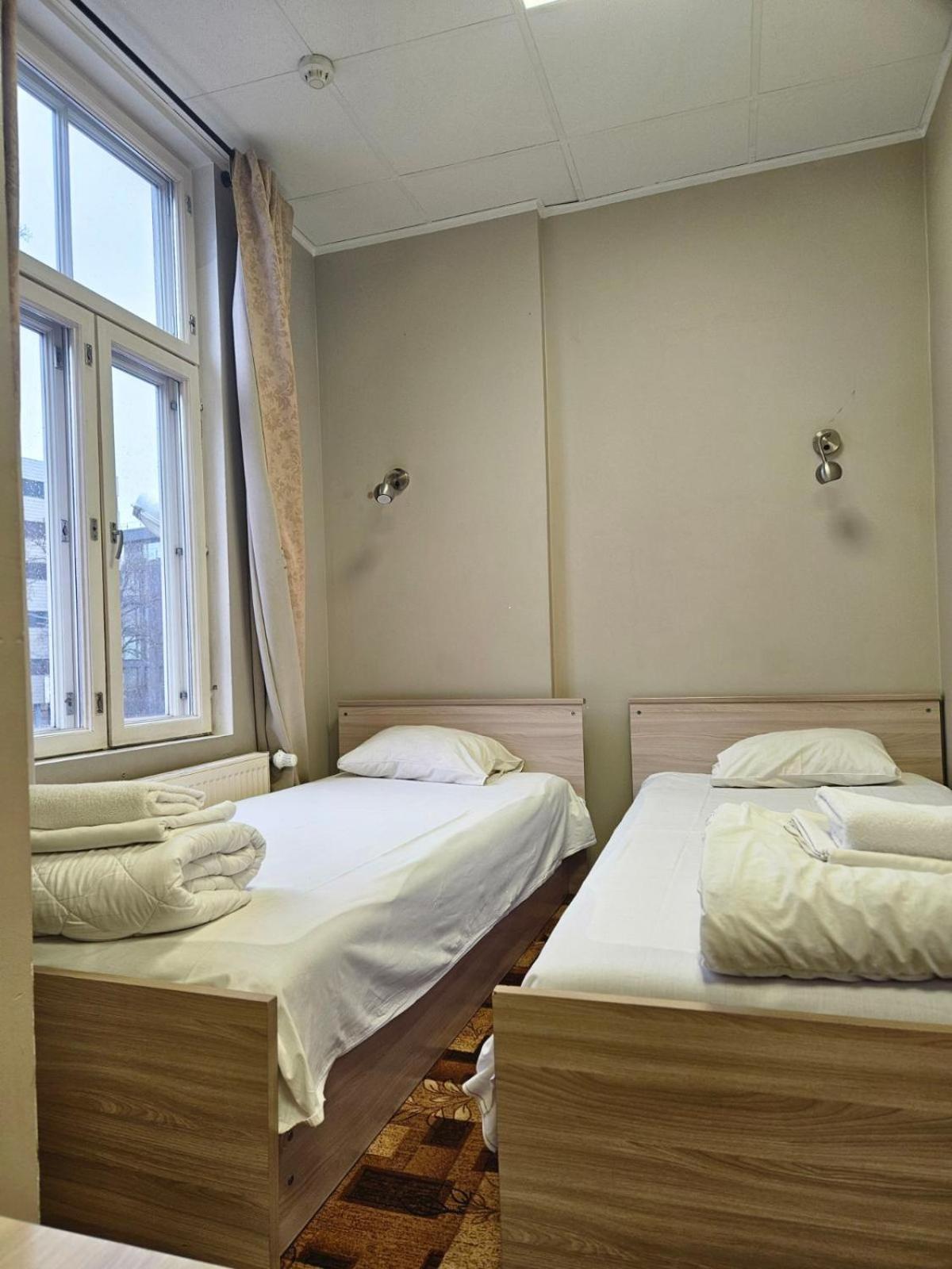 Villa Kadriorg Hostel Tallinn Exterior photo