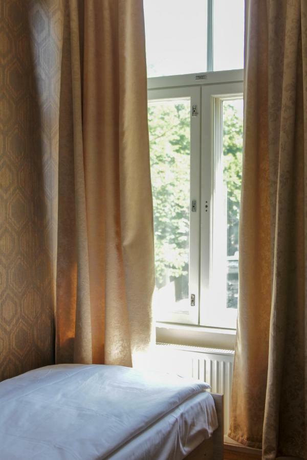 Villa Kadriorg Hostel Tallinn Exterior photo